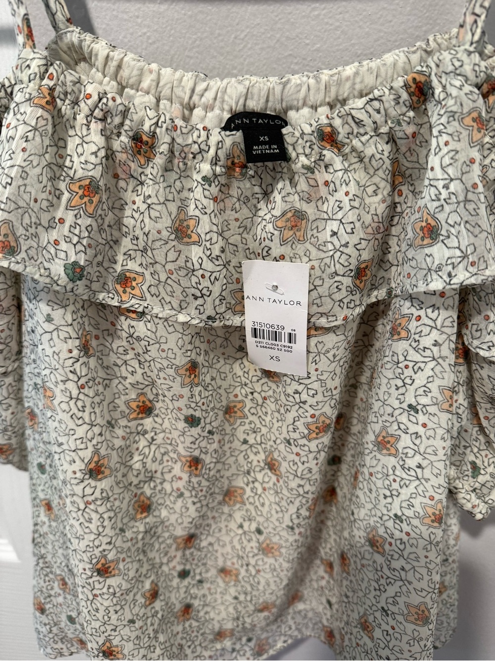 Ann Taylor Cream Floral Ruffled Off-Shoulder Camisole